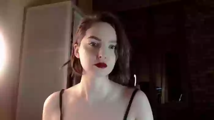 Red_Lips_Girl