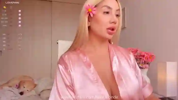 holy_blonde