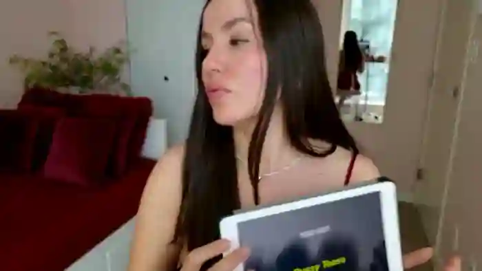 BellaBaxter