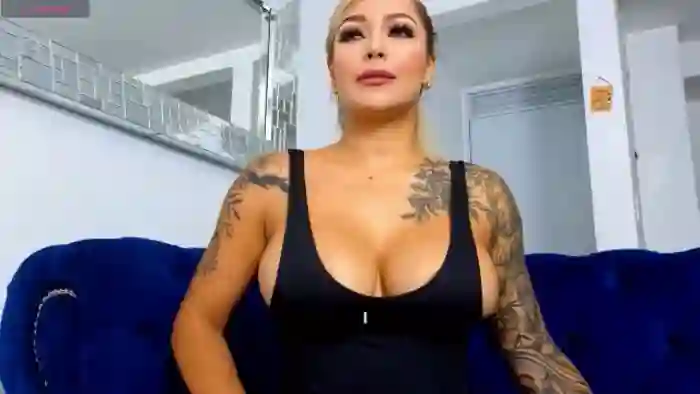Mia_hott_
