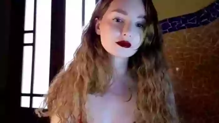 Red_Lips_Girl