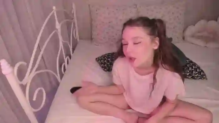 AliceKinkyGir