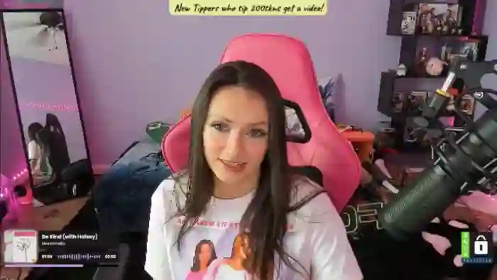 Alyx_Singer