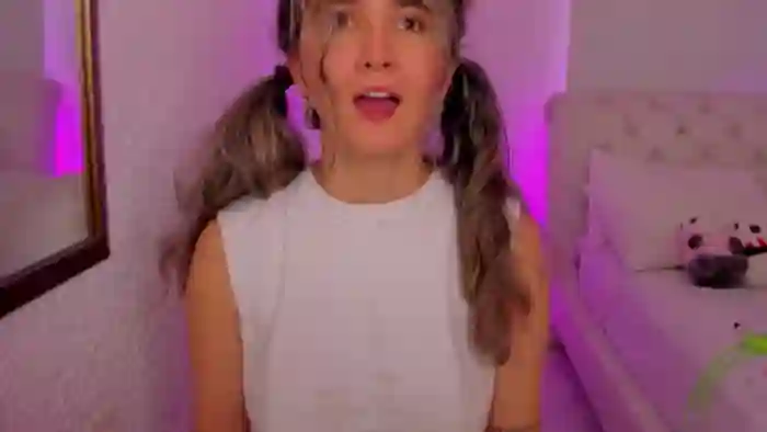 Lucia_Collins