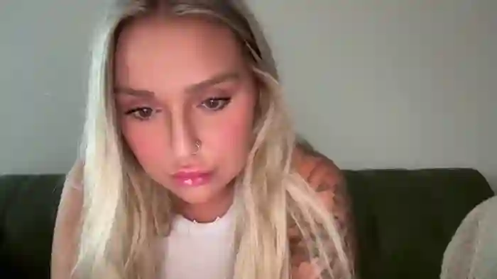 KissMyTitsPls