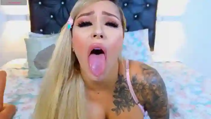 Mia_hott_