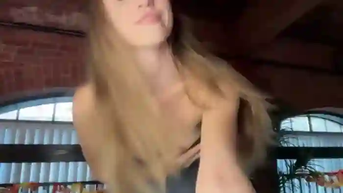 Luna_Moore1