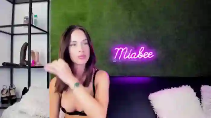 Mia_Bae