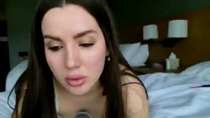 BellaBaxter