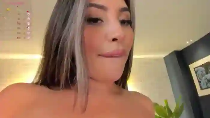 MiaRobertsX