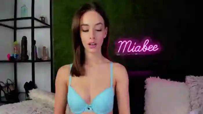 Mia_Bae
