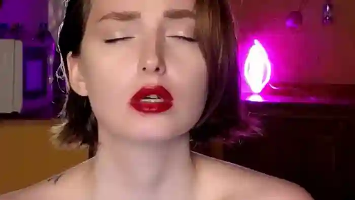 Red_Lips_Girl