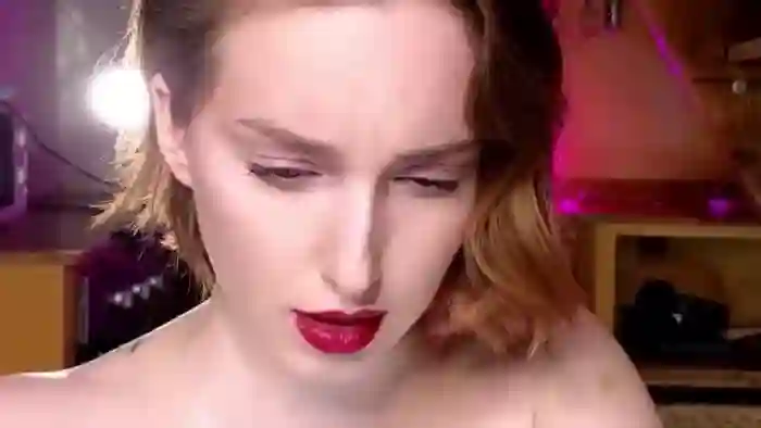 Red_Lips_Girl
