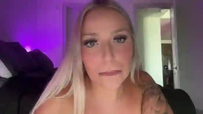 KissMyTitsPls