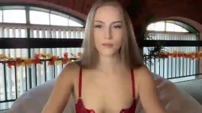 Luna_Moore1