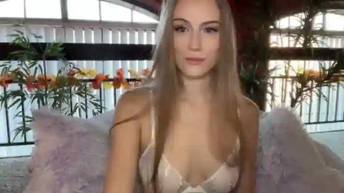 Luna_Moore1
