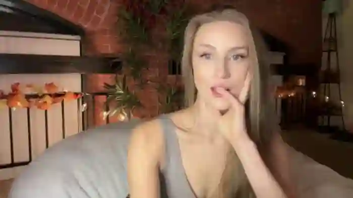 Luna_Moore1