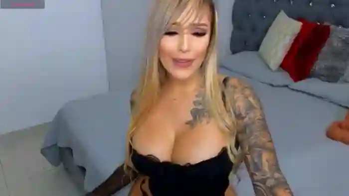 Mia_hott_