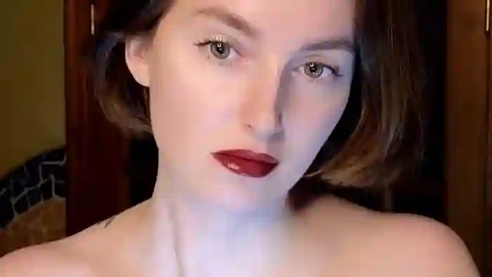 Red_Lips_Girl