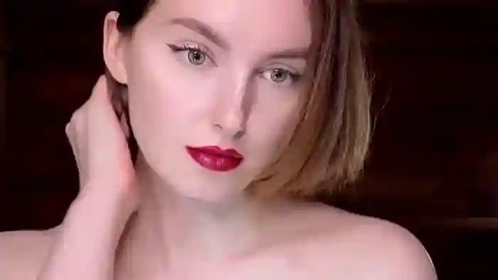 Red_Lips_Girl