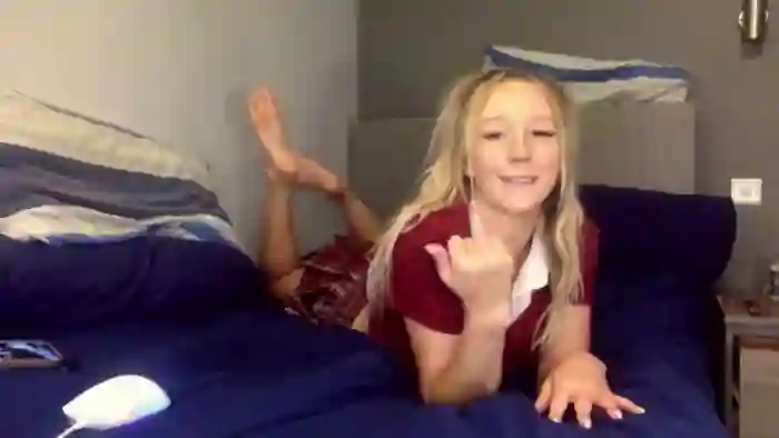 IzzyPeaches21