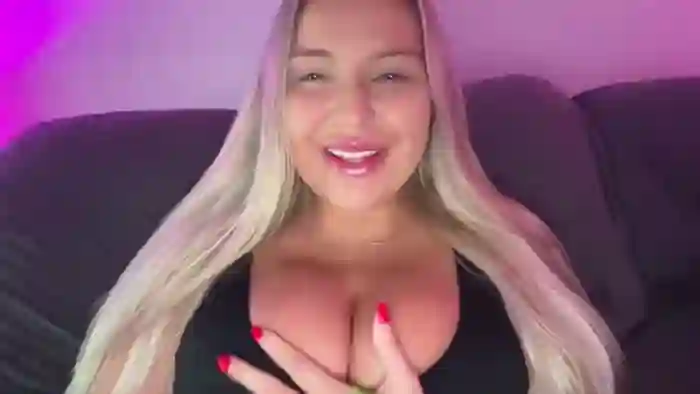 KissMyTitsPls