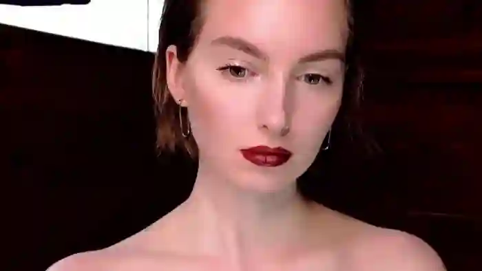 Red_Lips_Girl
