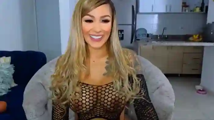 Mia_hott_