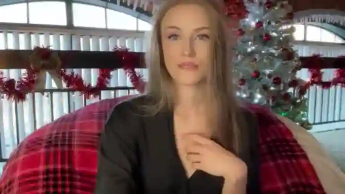 Luna_Moore1