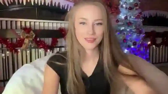 Luna_Moore1