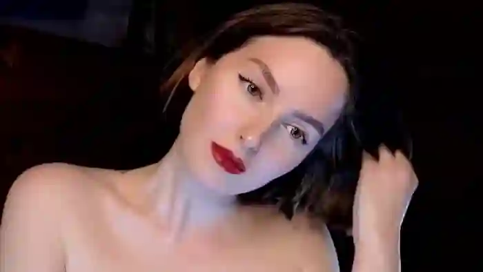 Red_Lips_Girl