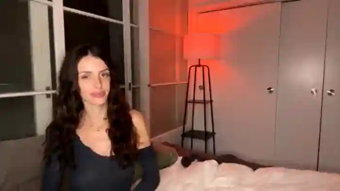 Ava____