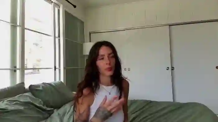 Ava____