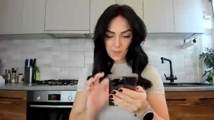MissNelly_