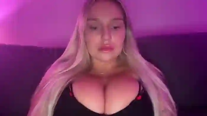 KissMyTitsPls