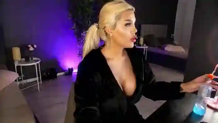 Shayblonde