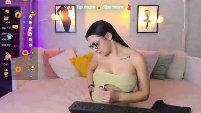 LindsayDee