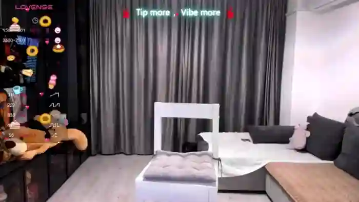 LindsayDee