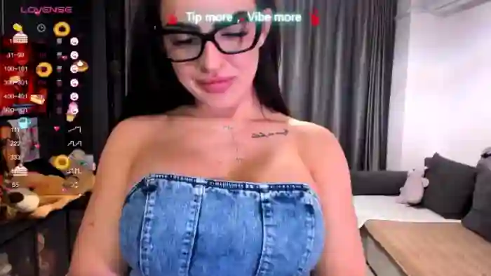 LindsayDee