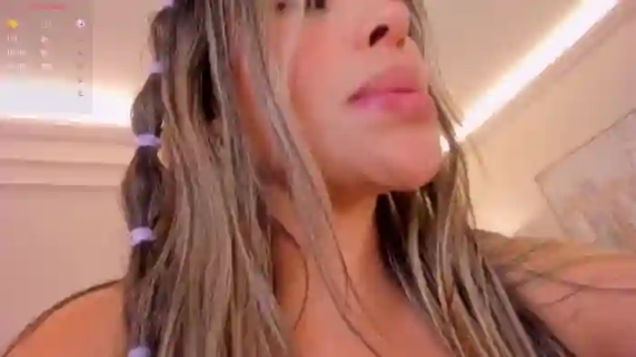MiaRobertsX