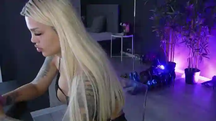 Shayblonde