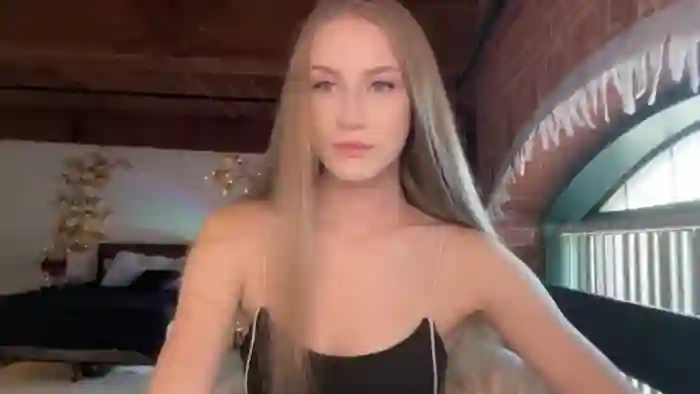 Luna_Moore1
