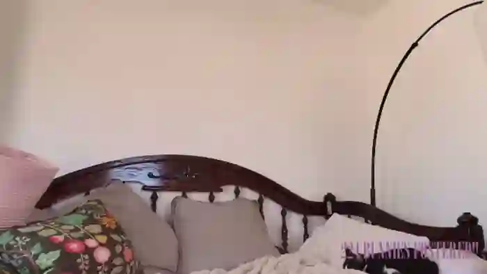 NaomiDee