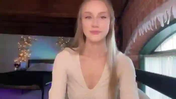 Luna_Moore1
