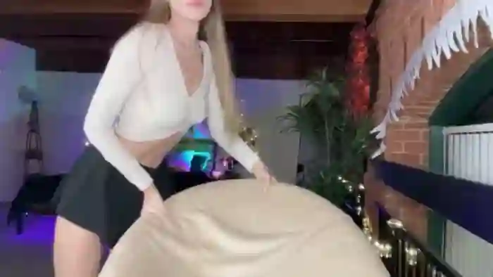 Luna_Moore1