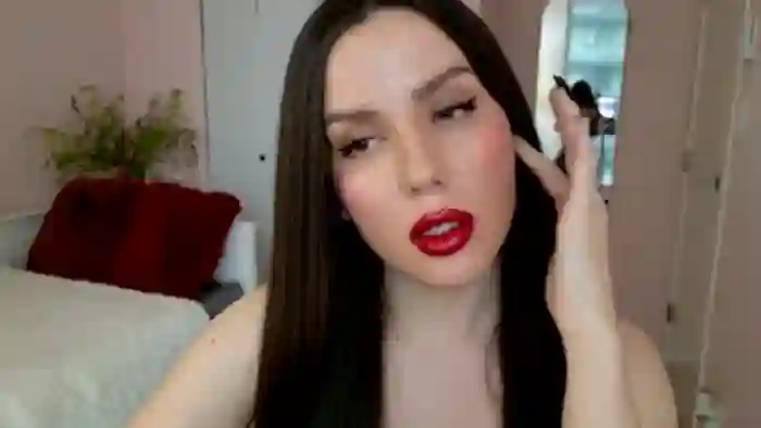 BellaBaxter