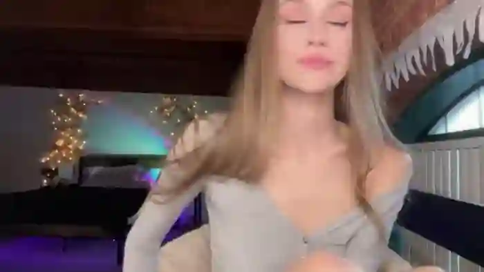 Luna_Moore1