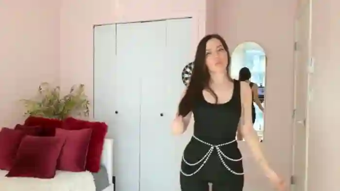 BellaBaxter