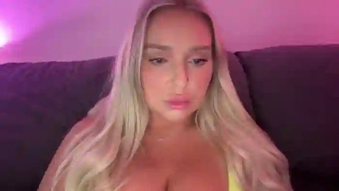 KissMyTitsPls