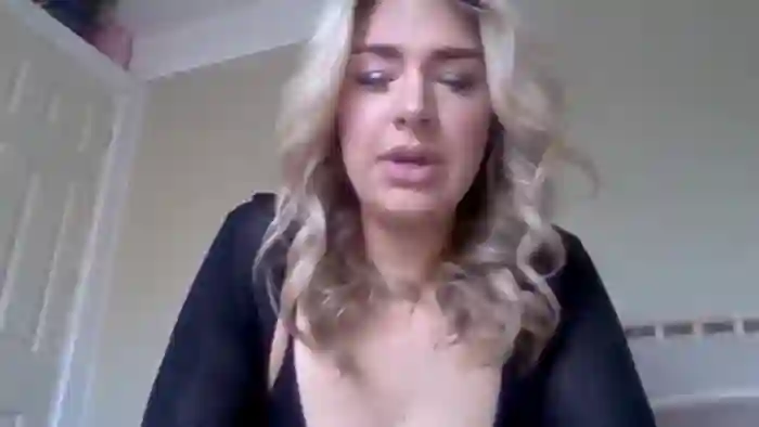 Roxy_Reveals